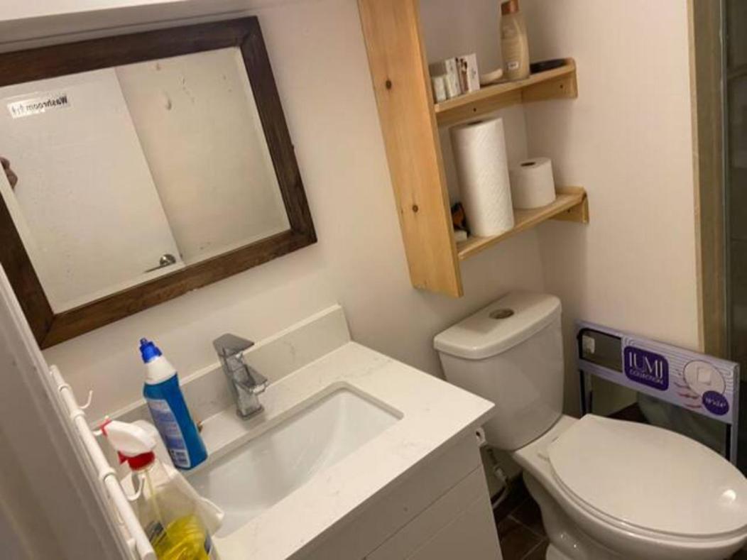 Basemewnt Room With Private Bathroom 36C Toronto Kültér fotó